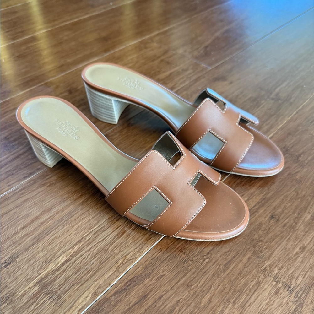 NEW Authentic Hermes Oasis Sandal - Gold